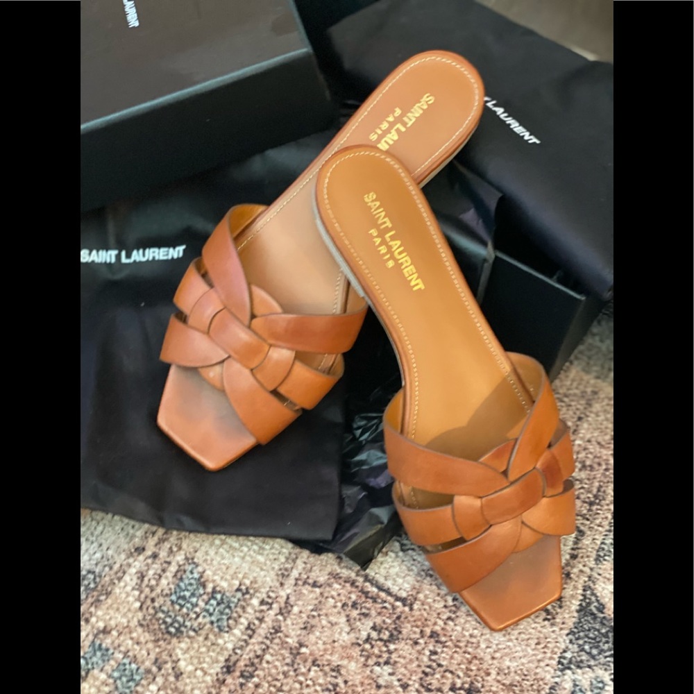 Saint Laurent Flats